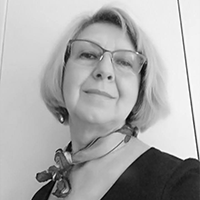 Julia Myga – portret artystki