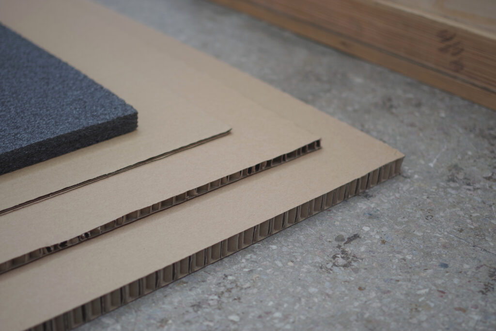 materiały do pakowania obrazów na wysyłkę