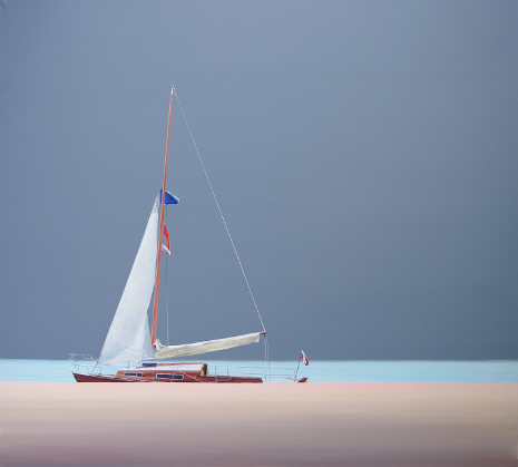 Klasyczny drewniany jacht żaglowy stojący przy kei w porcie nad morzem.