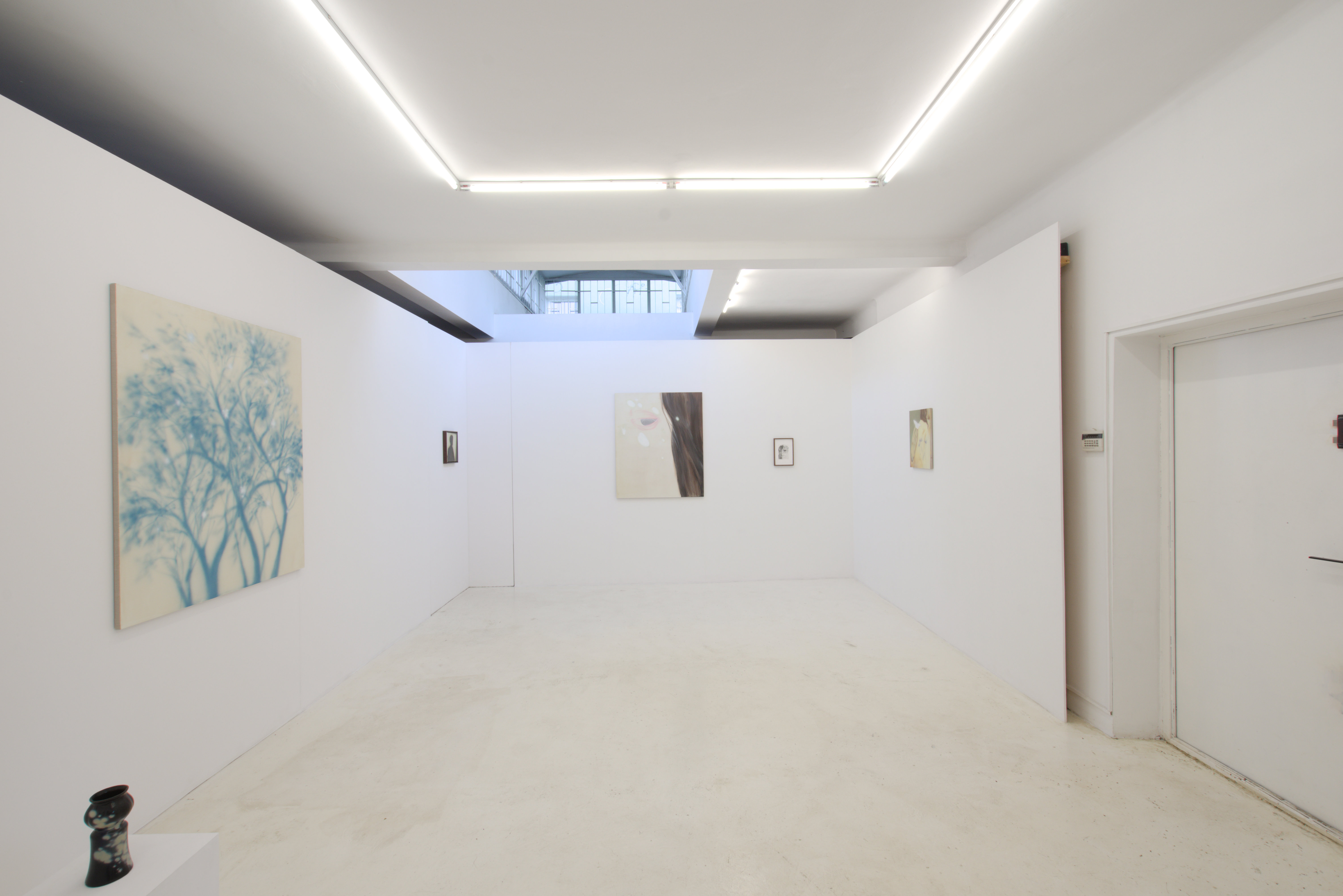 White cube, wnętrze warszawskiej galerii Art Office na Żoliborzu.