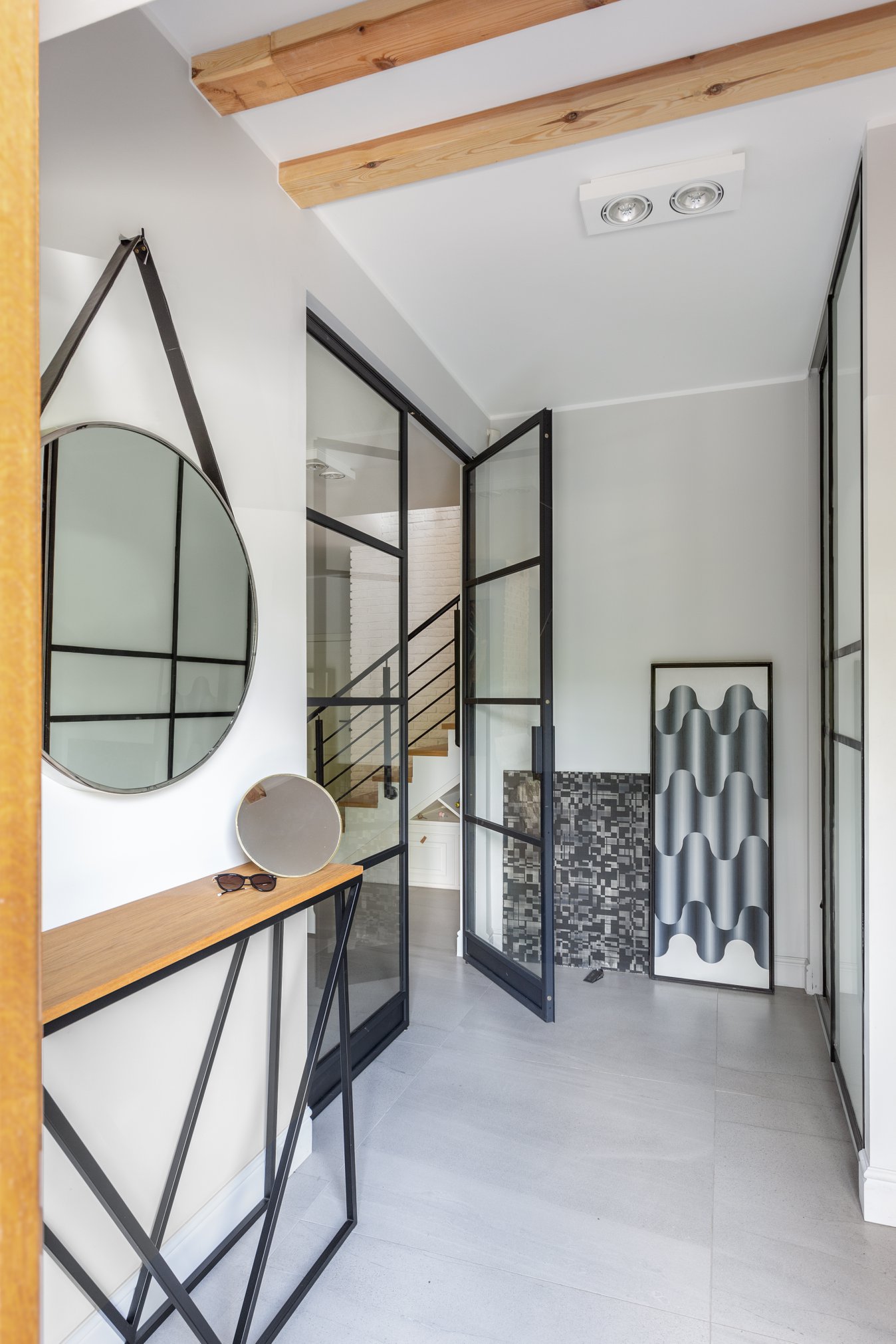 montaż i sprzedaż systemów zawieszeniowych do obrazów