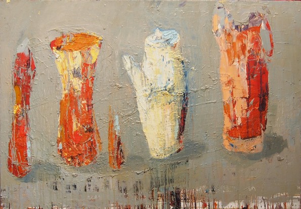 Abstrakcyjny obraz, martwa natura, jasne, pastelowe formy na szarym tle, przypominające sylwetki. pomarańczowy, szary