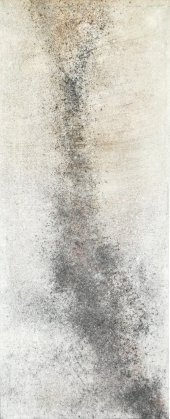 abstrakcja , na jasnym tle pas z czarnego pyłu, sadza