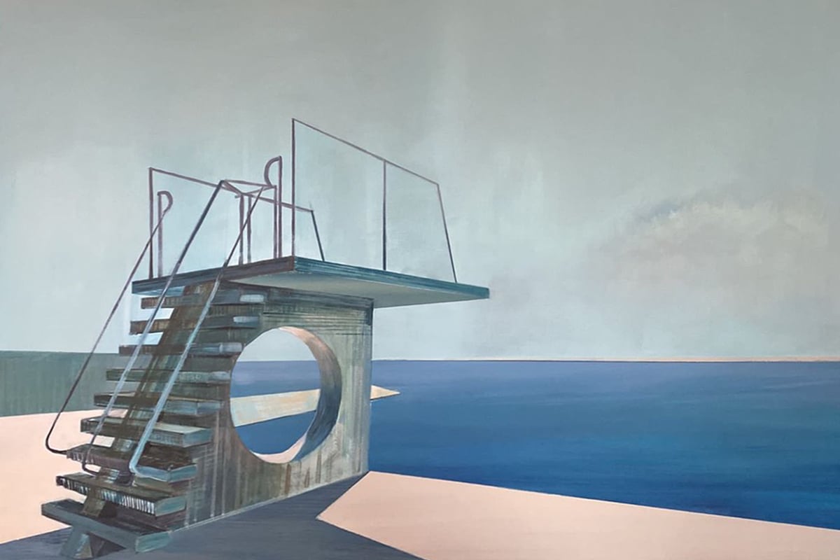 fotograficzny pejzaż, platforma ze schodami na brzegu akwenu