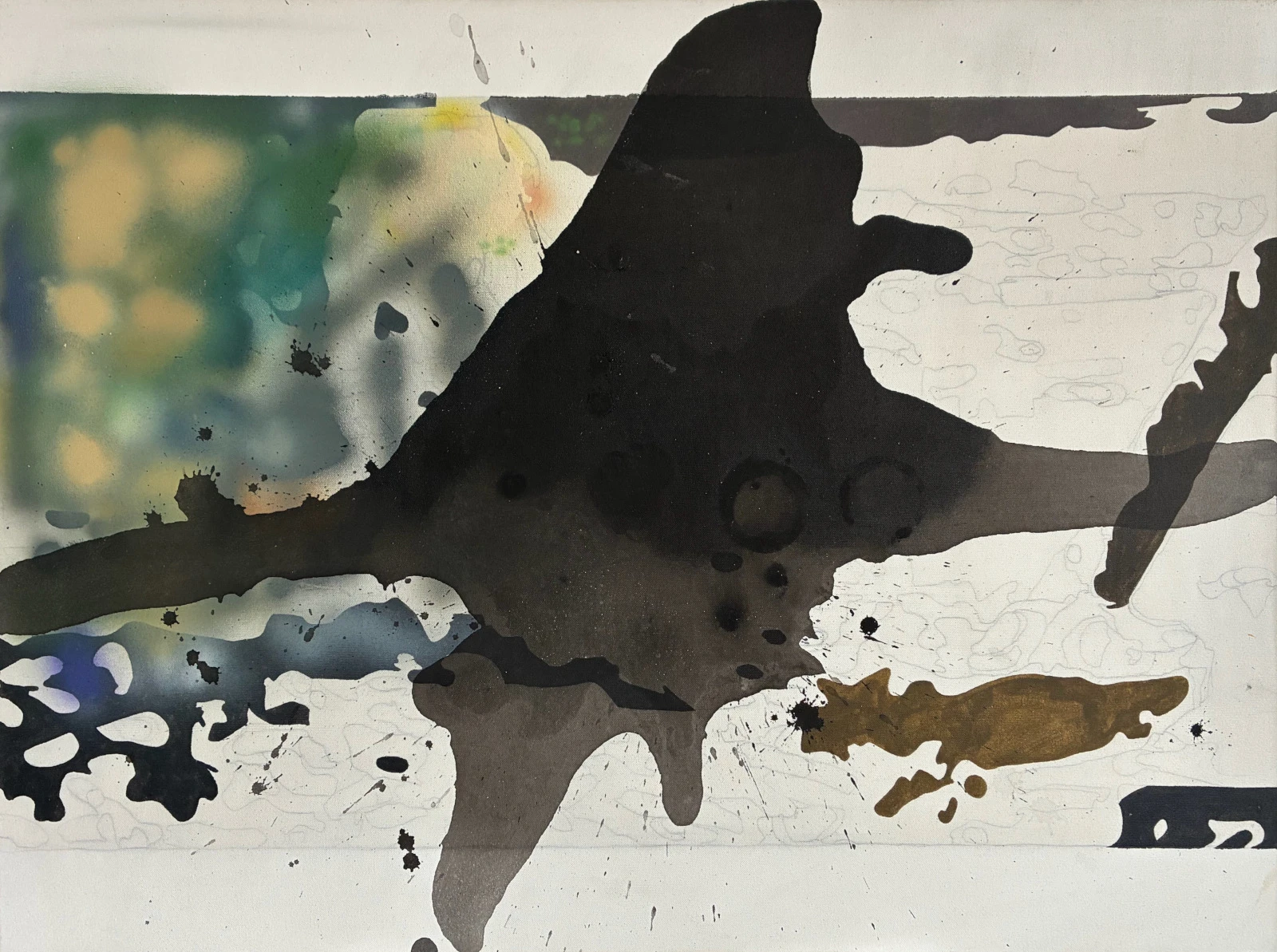 Abstrakcyjna kompozycja Jakuba Łącznego – organiczne czarne formy i plamy koloru na jasnym tle, malarstwo eksperymentalne.