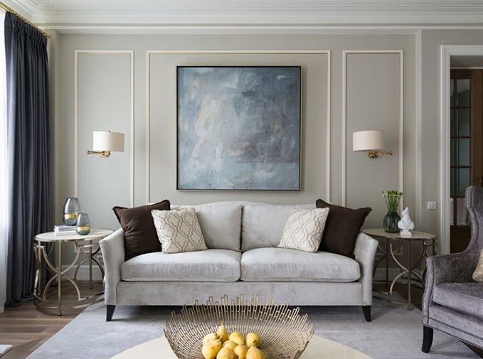 Obraz nowoczesny nad kanapą w klasycznym i stylowym wnętrzu